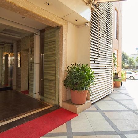 Drh Regency Bed & Breakfast อาเมดาบัด ภายนอก รูปภาพ