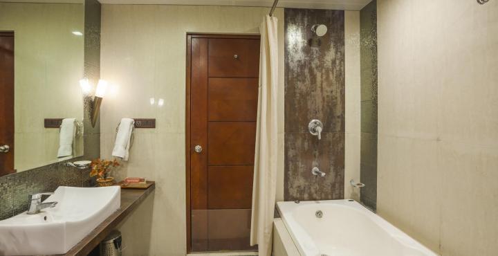 Drh Regency Bed & Breakfast อาเมดาบัด ภายนอก รูปภาพ